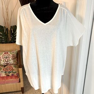 Tres Bien White V-Neck Blouse